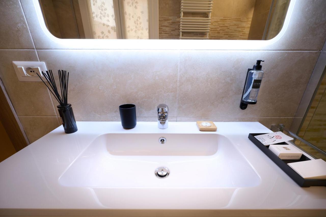 D'Azeglio 62 Luxury Rooms Bologna Bagian luar foto